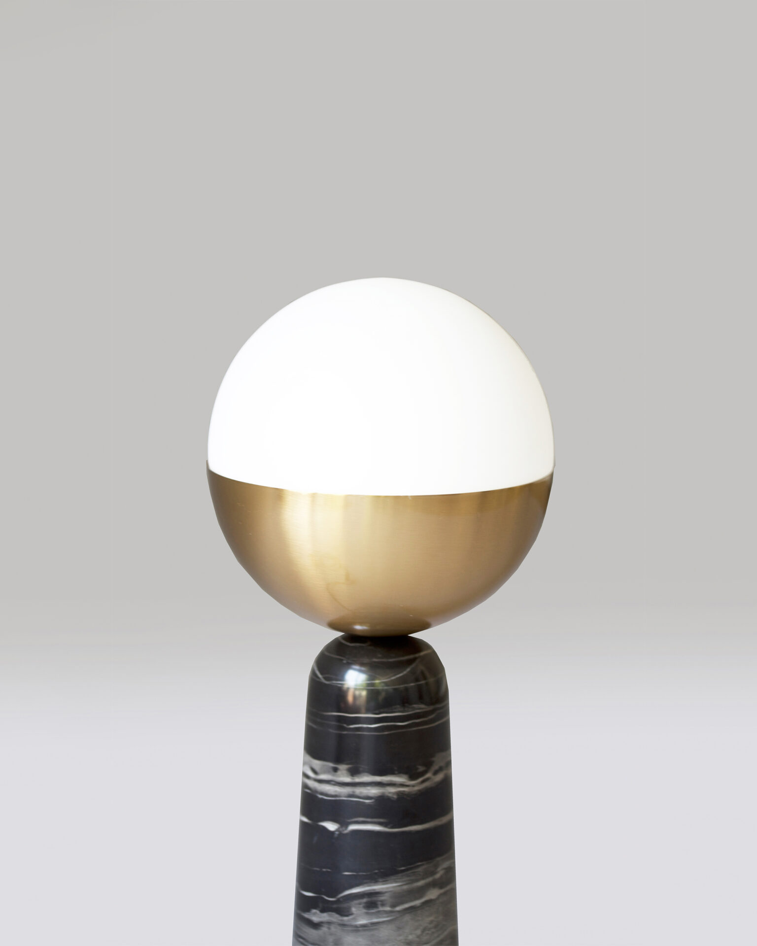 Square in Circle_Globe Table Lamp_Lighting_Studio Fenice_ (1)